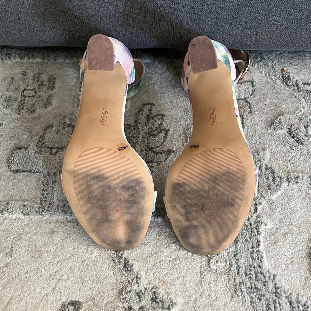 Floral Vince Camuto heels - Picture 4 of 4